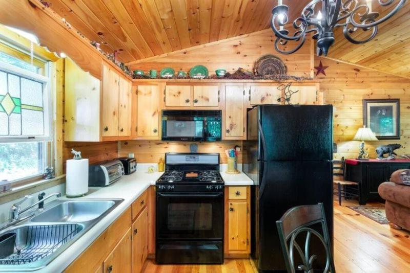 Mountain Spirit Cabin - Fireplace And Hot Tub Blue Ridge Exterior foto